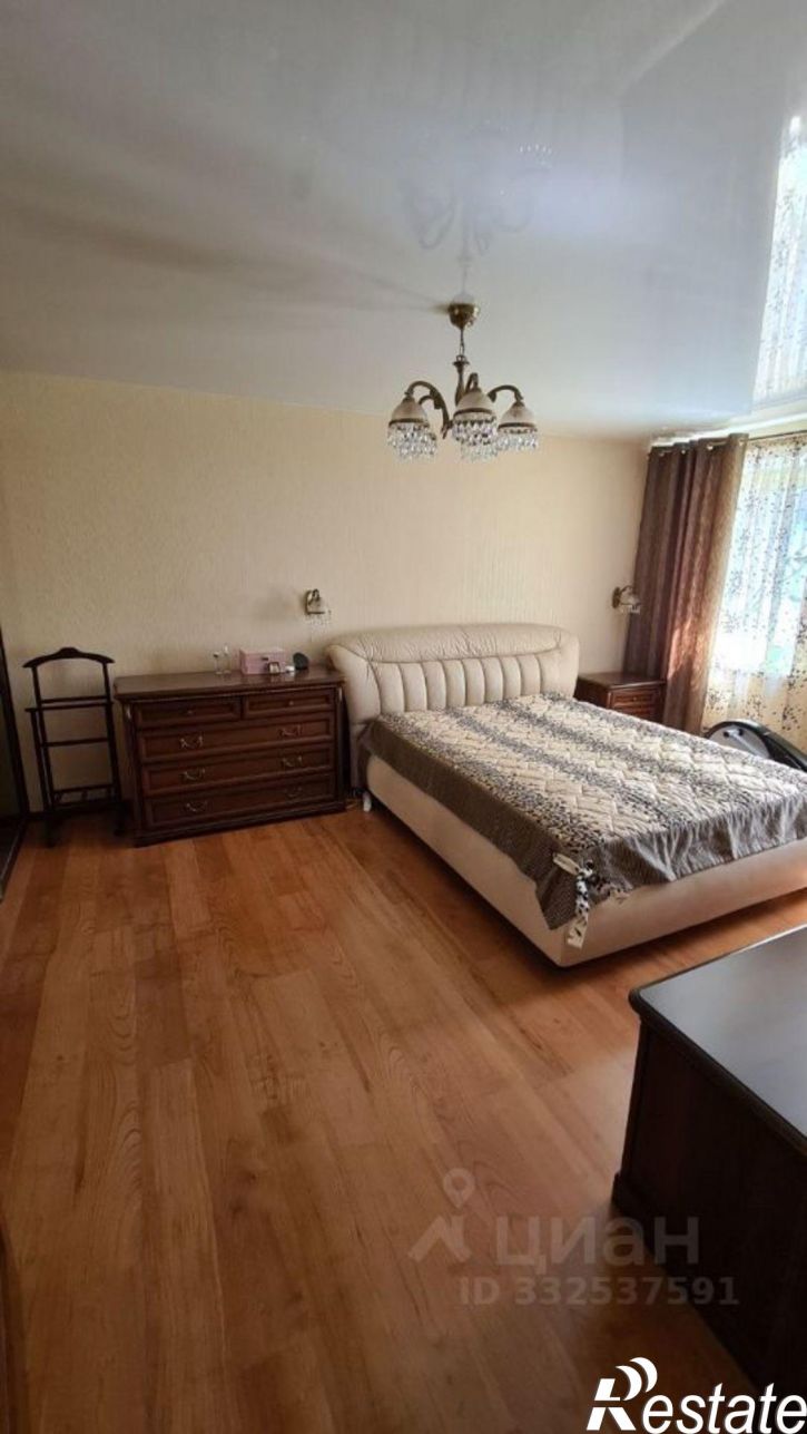 2-комн квартира б-р Моторостроителей, 10,  д. 10