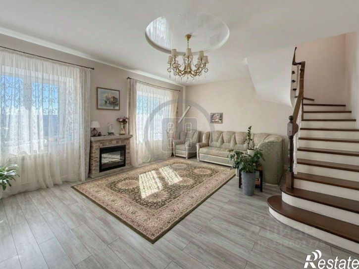4-комн квартира 1-й Больничный пер, 17,  д. 17