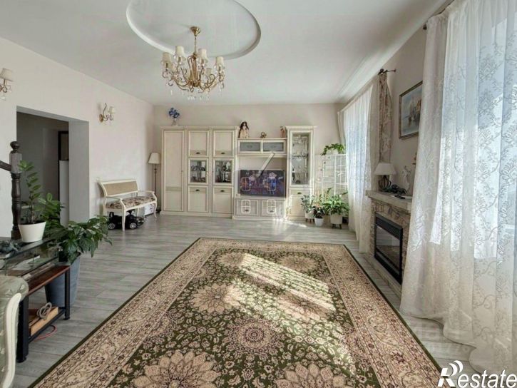 4-комн квартира 1-й Больничный пер, 17,  д. 17
