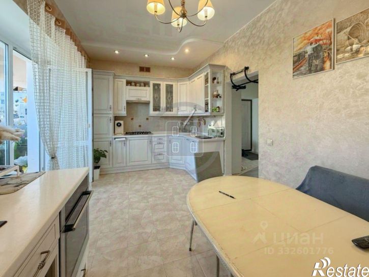 4-комн квартира 1-й Больничный пер, 17,  д. 17