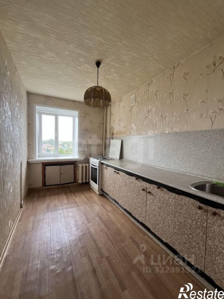 3-комн квартира ул Хрустальная, 8,  д. 8
