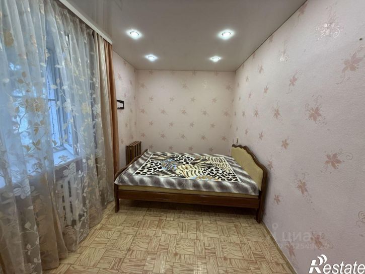 2-комн квартира ул Стеклянников Сад, 2,  д. 2