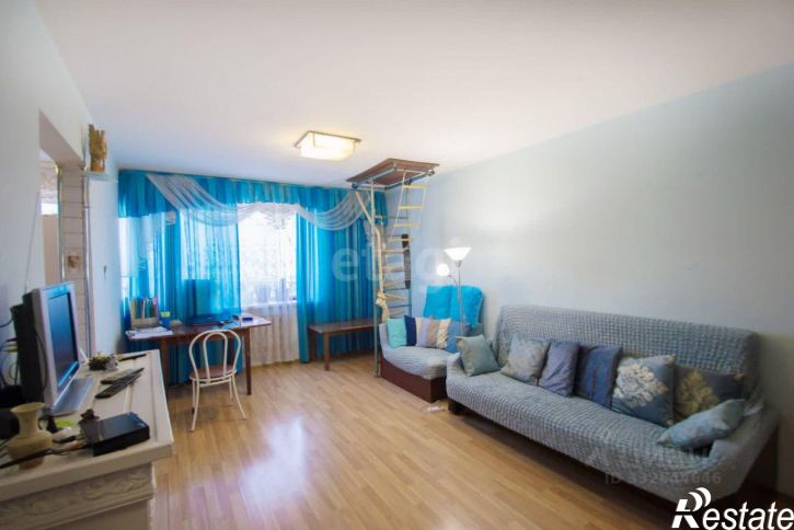 4-комн квартира ул Генерала Попова, 8,  д. 8