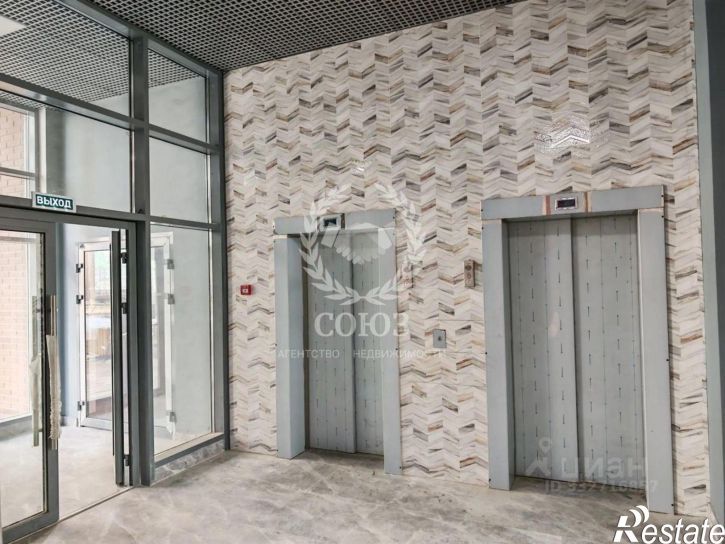 3-комн квартира ул Адмирала Сенявина, 1,  д. 1