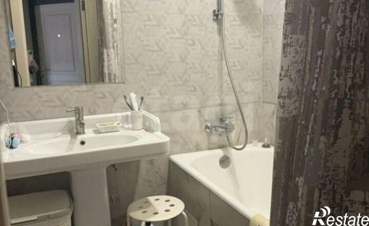 2-комн квартира б-р Моторостроителей, 10,  д. 10