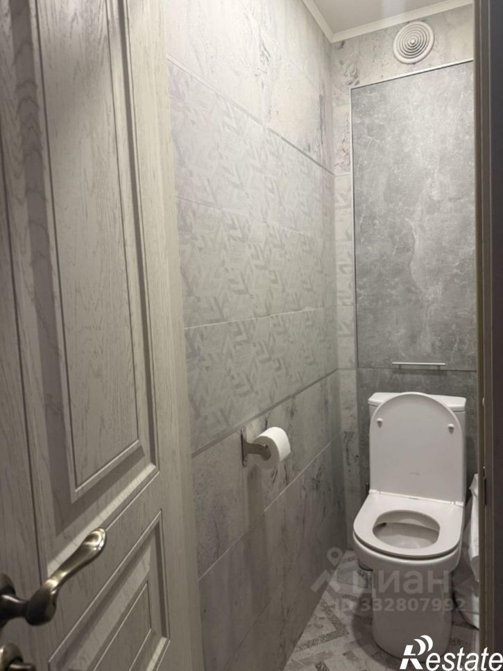 2-комн квартира б-р Моторостроителей, 10,  д. 10