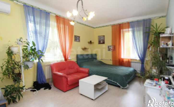 3-комн квартира ул Константиновых, 15,  д. 15