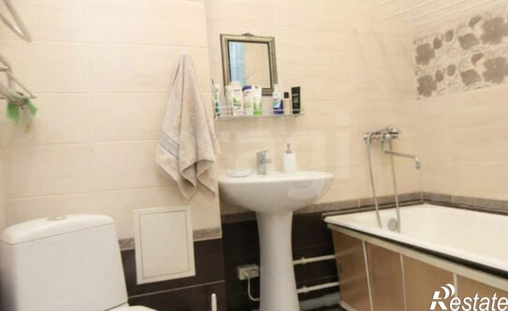 3-комн квартира ул Константиновых, 15,  д. 15