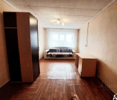 комната 80 кв м ул Маршала Жукова, 6