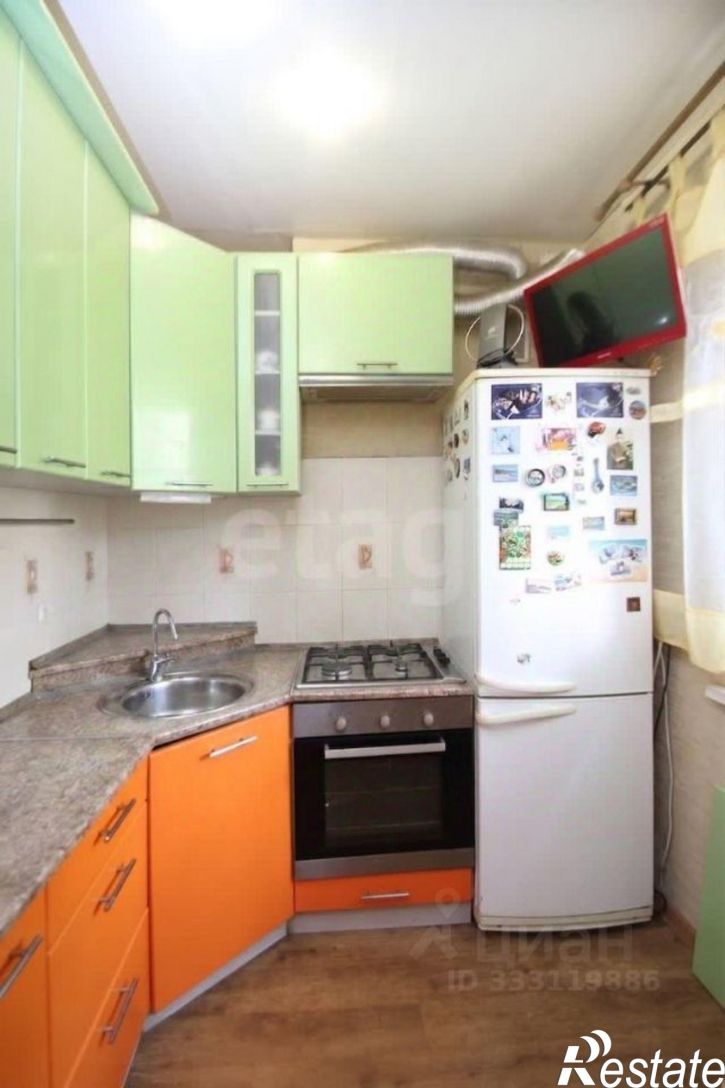 3-комн квартира ул Константиновых, 15,  д. 15