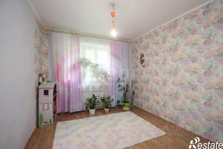 3-комн квартира ул Константиновых, 15,  д. 15
