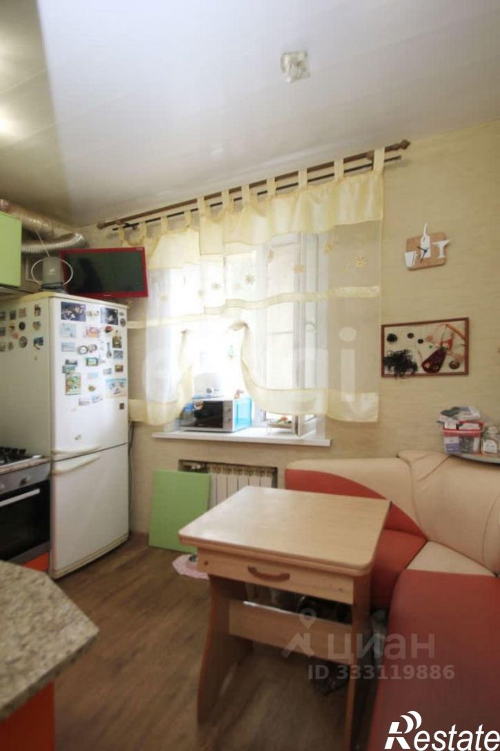 3-комн квартира ул Константиновых, 15,  д. 15