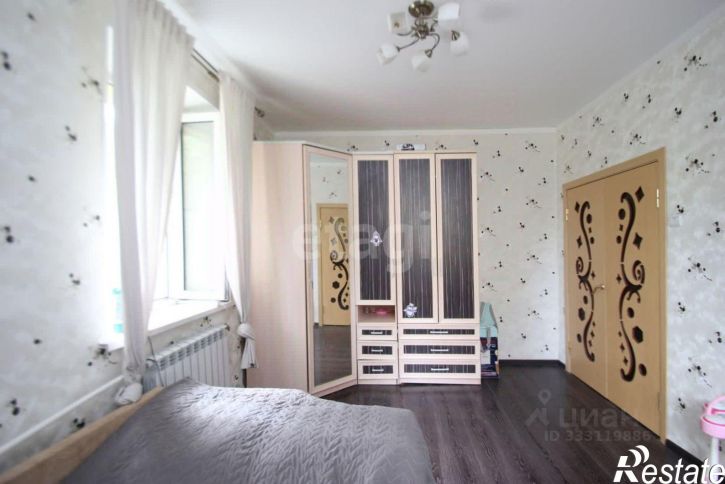 3-комн квартира ул Константиновых, 15,  д. 15