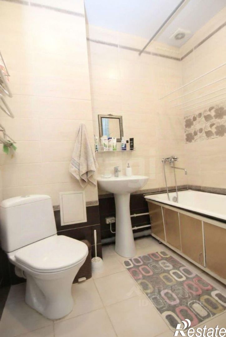3-комн квартира ул Константиновых, 15,  д. 15