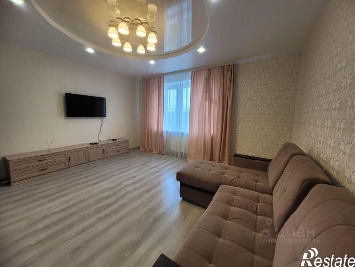 2-комн квартира ул Поле Свободы, 107,  д. 107