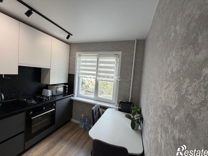 3-комн квартира улица Кирова, 98,  д. 98
