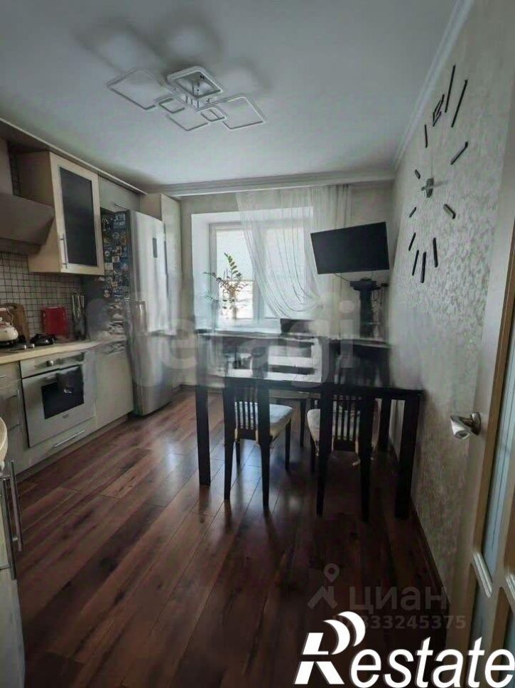3-комн квартира улица Гурьянова, 73,  д. 73