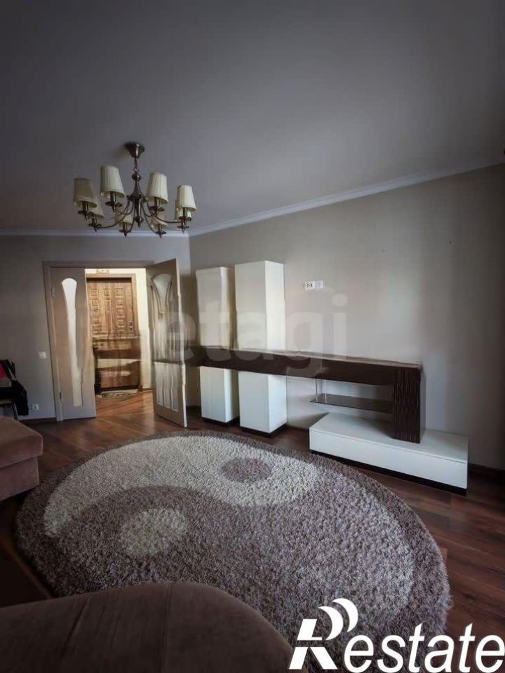 3-комн квартира улица Гурьянова, 73,  д. 73