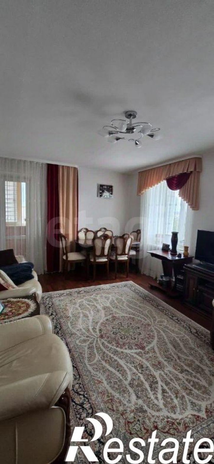 3-комн квартира улица Суворова, 111/21,  д. 111/21