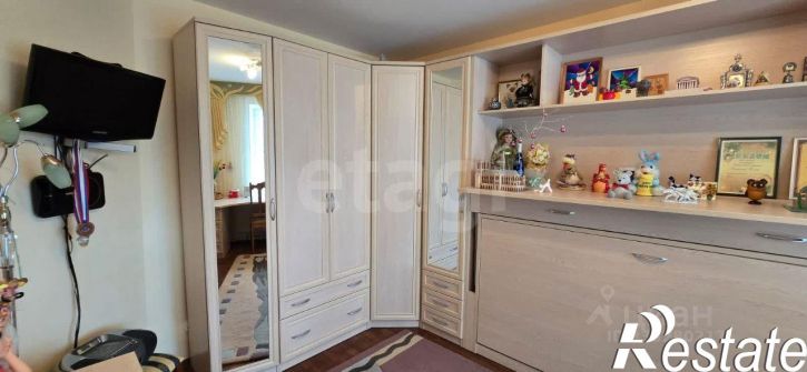 3-комн квартира улица Суворова, 111/21,  д. 111/21