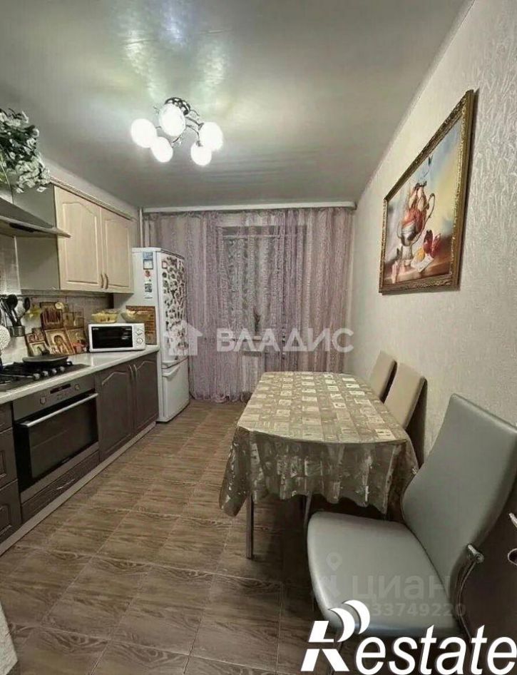 2-комн квартира улица Гурьянова, 18 к1,  д. 18 к1