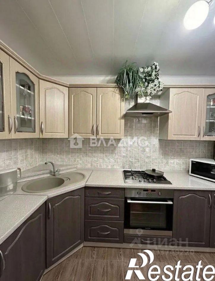 2-комн квартира улица Гурьянова, 18 к1,  д. 18 к1