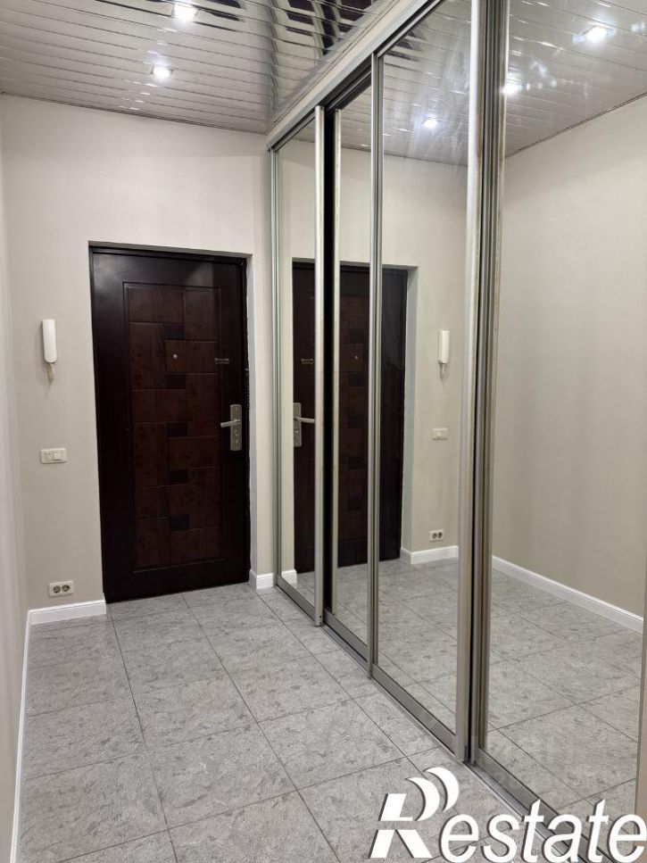 3-комн квартира улица Гурьянова, 26,  д. 26
