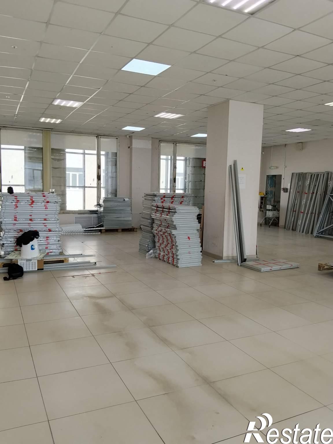 Сдать торговое помещение за 280 000 рублей на Дзержинского ул., д.38