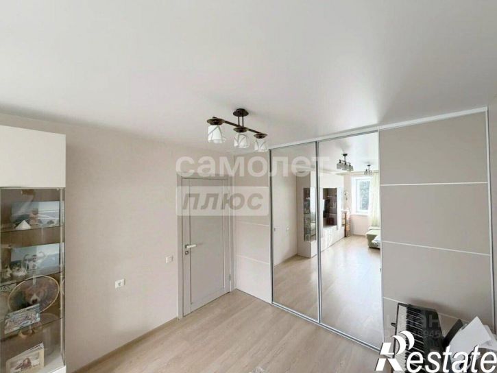 3-комн квартира улица Анненки, 18,  д. 18