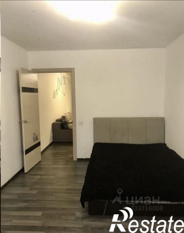 2-комн квартира Хрустальная улица, 54,  д. 54