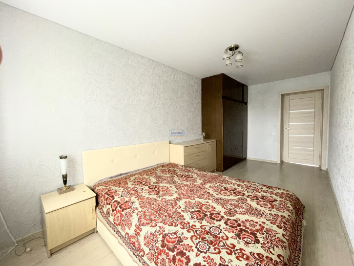 3-комн квартира Баррикад ул., 123