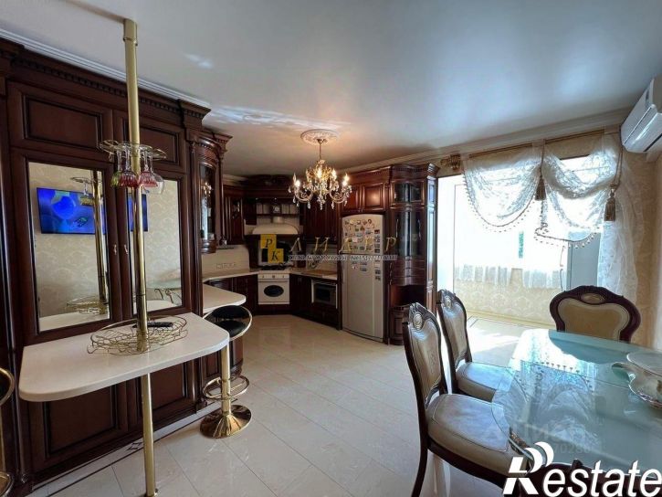 5-комн квартира улица Суворова, 160 к1,  д. 160 к1