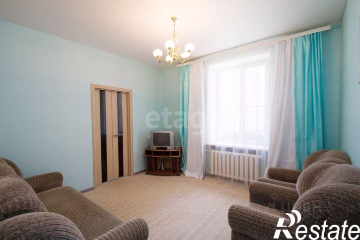 2-комн квартира улица Космонавта Комарова, 53,  д. 53