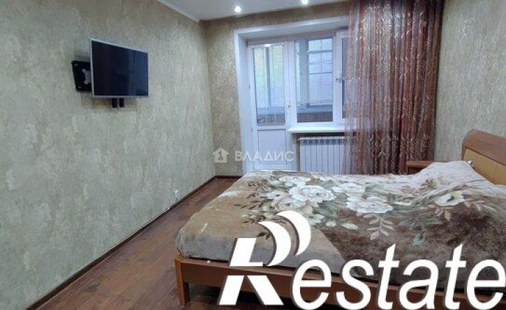 3-комн квартира Хрустальная улица, 60,  д. 60