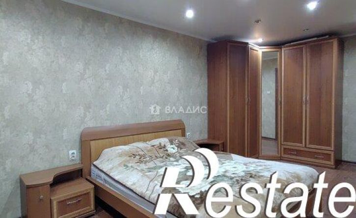 3-комн квартира Хрустальная улица, 60,  д. 60
