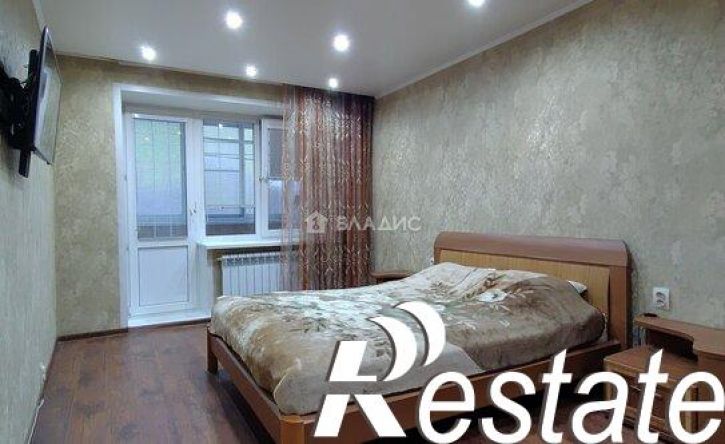 3-комн квартира Хрустальная улица, 60,  д. 60