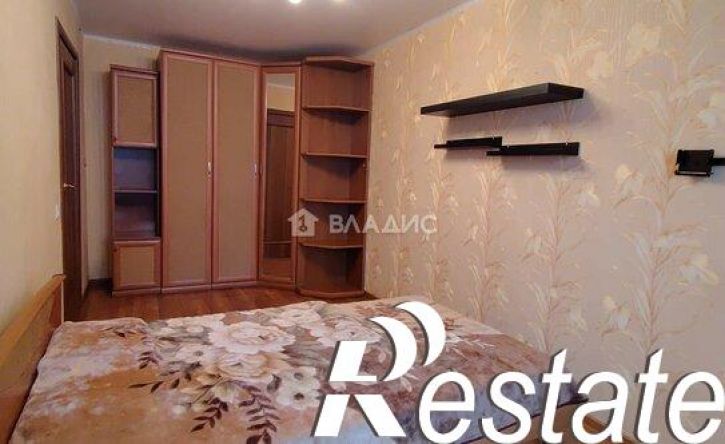3-комн квартира Хрустальная улица, 60,  д. 60