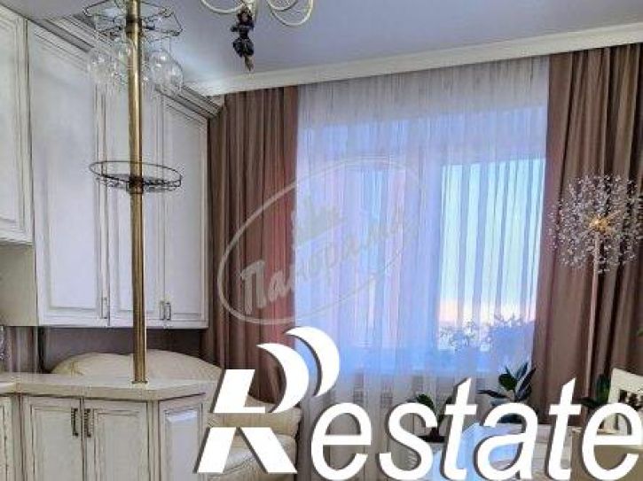 3-комн квартира улица Фомушина, 3,  д. 3