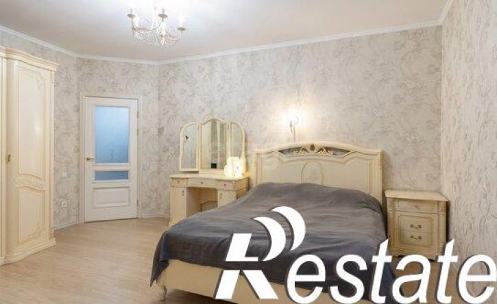 2-комн квартира улица Космонавта Комарова, 26,  д. 26
