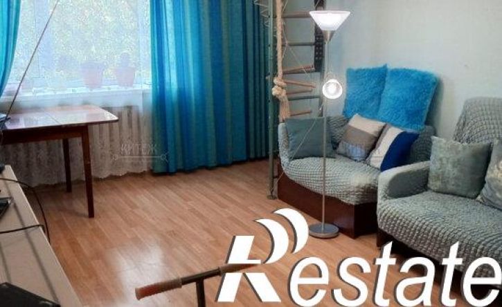 4-комн квартира улица Генерала Попова, 8,  д. 8
