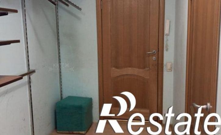 4-комн квартира улица Генерала Попова, 8,  д. 8